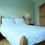 White Thorn House