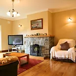 White Thorn House Clifden