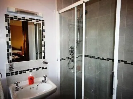 White Thorn House * Clifden