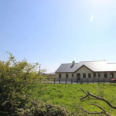White Thorn House