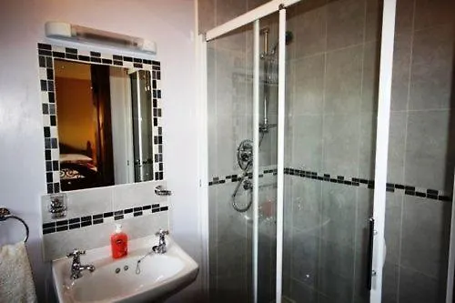 White Thorn House * Clifden